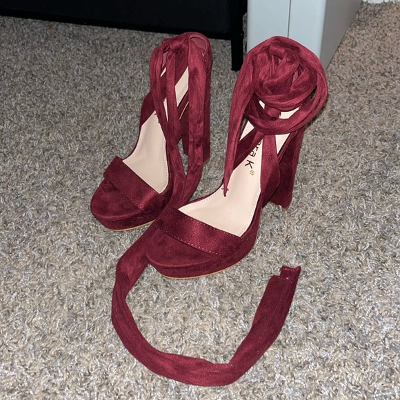 Maroon high heels with long “ribbon” like tie ✨ - Picture 2 of 5